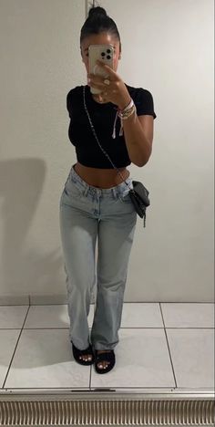 Steaight Leg Jeans, Straight Led Jeans, Cute Straight Leg Jean Outfits, Straight Leg Jeans Outfits Aesthetic, Zara Straight Leg Jeans Outfits, Outfit Ideas Straight Jeans, Straight Leg Jeans Outfits Black Women, Zara Outfit 2024 Summer, Outfits With Straight Jeans