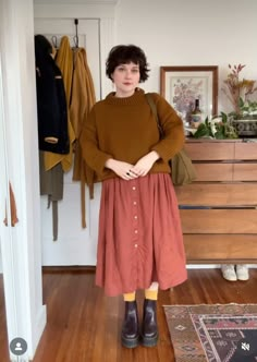 Boho Chic Office Outfit, Midsize Cottagecore Fashion, Fall Art Teacher Outfits, Octogenarian Art Teacher Style, Cottagecore Midsize, Cold Weather Cottagecore Outfits, Jazz Outfits Style Woman, Doc Martens Bag, Grannycore Fashion