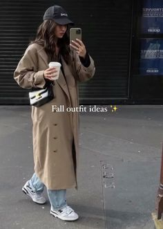 Winter Layering Outfits Street Style, Beige Cap Outfit, Winter Trench Coat Outfit, Beige Coat Outfit, Trench Coat Street Style, Winter Layering Outfits, Nyc Winter Outfits, Casual Trench Coat