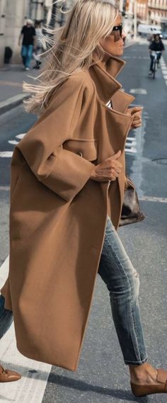 Outwear Fashion, Trench Coat Outfit, Long Overcoat, Women Overcoat, Coat Outfits, Mode Inspiration, Winter Women