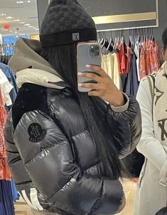 Winter Jackets Black Women, Black Puffer Jacket Aesthetic, Parajumper Jacket, Trapstar Puffer Jacket Women, Moncler Aesthetic, Luxury Women's Streetwear Puffer Jacket, Beige Streetwear, Streetwear Beanie, Y2k Core