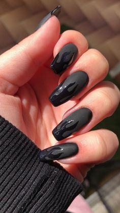 Nail Ideas Grunge, Black Manicure Ideas, Metallica Nails, Goth Nail Designs, Ongles Goth, Fantastic Nails, Ideas Uñas, August Nails, Matte Black Nails