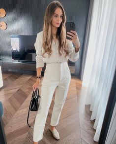 Working Girl Style, Capsule Wardrobe Women, Stylish Work Attire, Casual Outfit Inspiration, Business Casual Outfits For Work, Causal Outfits, Stylish Work Outfits, Work Wear Women, Looks Chic