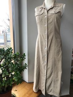 Vintage 90s corduroy vest dress. United Colors of Benetton Sleeveless,  buttoned down long vest dress. Grange dress. Made of not stretchy cotton corduroy. Marked as size S 100% cotton  To fit size S/M From shoulder to shoulder 15,5" 39cm Bust 36" 92cm Waist 31" 79cm Hips 41" 104cm Length 49,5" 126cm Corduroy Vest, White Long Sleeve Blouse, Long Vest, Long Vests, Corduroy Dress, Velvet Blazer, Button Down Dress, United Colors Of Benetton, Black Silk