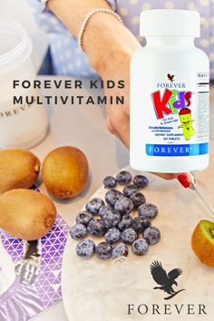 Forever Kids™ est un complément multivitaminé conçu pour les enfants, mais il peut également être bénéfique pour les adultes. Voici quelques-uns de ses principaux bienfaits :  Renforcement du système immunitaire : Les vitamines C et D, ainsi que le zinc, aident à renforcer le système immunitaire et à protéger contre les infections.  Développement cognitif : Le fer et la vitamine B12 contribuent au développement cognitif normal et à la fonction cognitive.  Croissance et développement osseux : La vitamine D est essentielle pour la croissance et le développement osseux normaux.  Réduction de la fatigue : Les vitamines et minéraux présents aident à réduire la fatigue et à maintenir un bon niveau d'énergie.  Phytonutriments : Contient des phytonutriments extraits de légumes et de fruits comme l Kids Multivitamin, Multi Level Marketing, Multivitamin, Aloe Vera