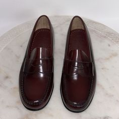 New Without Box Brooks Brothers Penny Loafers Dress Shoe Genuine Leather HAND SEWN Boys Size : 5 Color : Burgundy GUARANTEED 100% AUTHENTIC Classic Red Closed Toe Oxfords, Classic Red Oxfords, Classic Red Oxfords For Office, Red Round Toe Loafers For Semi-formal Occasions, Classic Red Loafers For Semi-formal Occasions, Red Semi-formal Loafers With Round Toe, Classic Red Loafers With Round Toe, Classic Red Round Toe Loafers, Classic Red Plain Toe Loafers