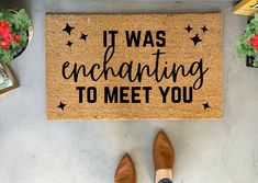 It Was Enchanting to Meet You Doormat on a front porch Romantic Lyrics, Summer Doormat, Spring Doormats, Doormat Funny, Halloween Door Mat, Christmas Doormat, Layered Rugs, Funny Doormats, Nautical Design