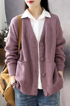 Solid Color Sweater, Color Sweater, Chic Sweaters, Colored Highlights, Sweater Coat, Pinterest Fashion, Midi Skirts, Clothes Crafts, Wearing Clothes