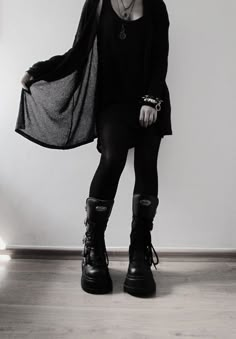 Dark Style Clothes, Goth Fashion Aesthetic, Goth Inspiration, Dark Clothing, Look Grunge, Tokyo Street Fashion, Hipster Grunge