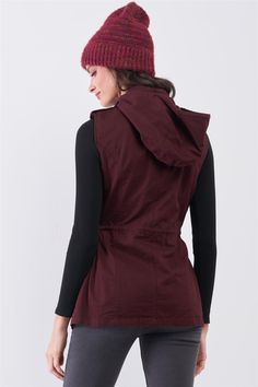 🖤 This must-have fall staple boasts a bold burgundy hue and functional design. Featuring a foldable detachable hood with adjustable strings, inner waist drawstring, and multiple pockets, this vest jacket is both stylish and practical. The perfect choice for adding a touch of utility style to your wardrobe. 🖤 Item features: Burgundy, solid color, sleeveless, foldable detachable zipped-up hood detail, hood can be hidden and zipped, adjustable hood strings with brown faux leather detail, front zi Square Envelope, Pool Party Wear, Parka Vest, Cargo Vest, Utility Vest, Utility Style, Detachable Hood, Sleeveless Vest, Affordable Clothes