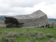 an old barn in the middle of nowhere