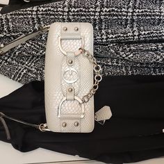 Never Used Nwot Silver Party Bags With Silver-tone Logo Plaque, Silver Rectangular Shoulder Bag With Logo Plaque, Designer Silver Bags, Chic Silver Bag With Silver Chain, Silver Bags With Metal Hardware, Elegant Silver Shoulder Bag With Metal Hardware, Modern Silver Shoulder Bag With Branded Hardware, Hand Bag, Women Accessories