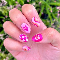 Pink Barbie nails 💓 Comes with nail prep kit including -Cuticle stick -File -Nail glue & adhesive tabs -Alcohol wipe Cute Preppy Nails Pink, Preppy Nails For Kids, Kid Nails Acrylic, Nail Art Designs Kids, Preppy Nail Designs For Kids, Pink Nail Inspired, Pink Nails For Kids, Nails Acrylic Kids, Kid Nails Designs