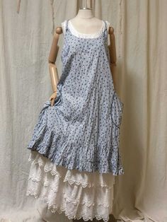 Mori Outfits, Noblesse Oblige, Shabby Chic Clothes, Mori Fashion, Artsy Outfit, Country Dresses, Vestidos Vintage, Romantic Dress, Pinafore Dress