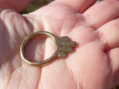 This is a gorgeous, amazing artisan vintage 1960s bronze Modernist design ring. Size 7. What a stunning and unique piece! Very good condition. I adore the way it stands up on the hand. One of a kind. A true vintage statement ring! Vintage Bronze Open Ring, Vintage Bronze Handmade Rings, Vintage Bronze Brass Ring, Vintage Bronze Brass Rings, Vintage Bronze Hand Cast Ring, Vintage Hand Forged Bronze Ring, Vintage Hand Cast Bronze Ring, Unique Ceremonial Bronze Rings, Vintage Hand-forged Bronze Rings