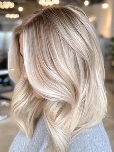 Fall Blonde Hair: Best Shades, Styles, and Tips for Autumn Blonde Hair Chart, Dirty Blonde To Blonde, Frosty Blonde Hair, Blonde Balayage On Blonde Hair, Blond Hair Styles, Blonde Highlights Fall, Buttery Blonde Balayage, Blonde Hair For Fall, Blonding Hair