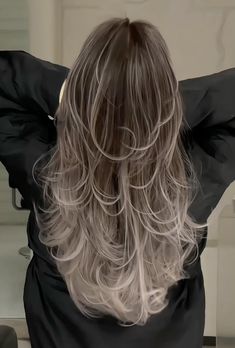 Gray To White Hair, Gray And White Hair Color, Platinum Balayage Hair, Blonde Balayage Ashy Tones, Light Brown And White Hair, Brown To White Hair, Light Brown Hair With White Highlights, Highlights White Hair, Brown With White Hair