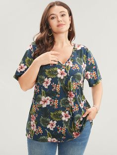 Tropical Print V Neck T-shirt Casual Floral Print V-neck Top For Summer, V-neck T-shirt For Summer Vacation, Summer Vacation V-neck T-shirt, Trendy V-neck T-shirt For Vacation, V-neck Graphic Print T-shirt For Vacation, Vacation V-neck Relaxed Fit T-shirt, Relaxed Fit V-neck T-shirt For Vacation, Summer V-neck T-shirt For Vacation, Casual Floral Print Short Sleeve V-neck Top