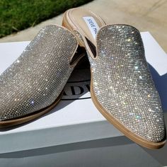 Brand New " Steve Madden" With Box Crystal Honor Slides. Trendy Flat Mules For Party, Flat Slip-on Mules For Party, Party Slip-on Flat Mules, Party Flat Slip-on Mules, Steve Madden Slides, Shoes Steve Madden, Mule Clogs, Steve Madden Shoes, Mules Shoes