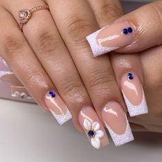 Acrylic Nail Designs Latina, Short Nail Designs For Moms, Nail Designs For Moms, Blue Nail Designs With Rhinestones, Simple Short Acrylic Nails Mom, Short Blue Nails With Rhinestones, Royal Blue Flower Nails, Blue Latina Nails, Latina Nails Short