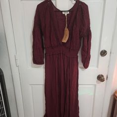 Brand New Womens Dress Never Worn Casual Long Dress For Date Night, Casual Maxi Length Boho Dress For Brunch, Casual Boho Maxi Dress For Brunch, Casual Rayon Maxi Dress For Fall, Casual Long Sleeve Maxi Dress For Date Night, Fall Maxi Length Rayon Dress, Fall Rayon Maxi Dress, Fall Maxi Dress Made Of Rayon, Fall Rayon Maxi Dress For Day Out