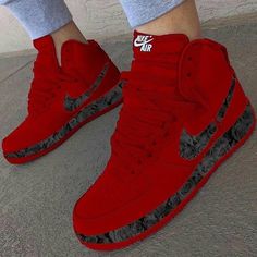 Men’s Tapper Fade, Nike Red Sneakers, Red Nike Shoes, Nike Kicks, Jordan Shoes Girls, Jordan Shoes Retro, Shoes Sneakers Jordans