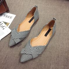 Elegant Pointed Toe Slip-On Flats Boat Shoes Ingenue Classic, Elegant Shoes Flat, Flats Boat, Shoes Elegant, Ladies Footwear, Elegant Flats, Casual Slip On Shoes, Flats For Women, Womens Boat Shoes