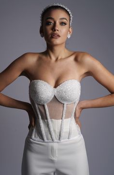 White corset wedding, white bustier, embroidered corset. bridal corset. white corset top. princess corset Perfect Corset Nyc, White Underbust Corset, Types Of Corsets, Burlesque Halloween Costumes, Burlesque Halloween, Princess Corset, Embroidery Corset, Shiny Crystals, Embroidered Corset