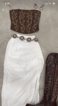 Cowboy Summer Outfits For Women, Country Glam Wedding Guest Outfit, Nslqvapm Bad Bunny Outfit, Rodeo Skirt Outfit, Marca Mp Concert Outfits, Woman Rodeo Outfit, Shein Cowgirl Outfits, Birthday Nashville Outfits, Country Graduation Outfits