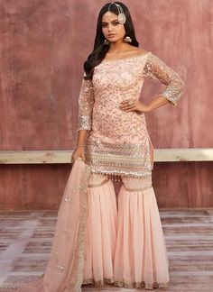 Lengha Ideas, Gharara Dress, Indian Formal Wear, Designer Gharara, Bedroom Things, Indian Suits For Women