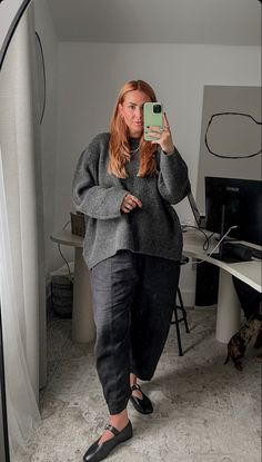 Fashion Inspo Outfits Minimal Chic Plus Size, Casual Minimalist Outfit Plus Size, Scandi Style Plus Size, Modest Fashion For Curvy Women, Scandinavian Fashion Midsize, Minimalist Plus Size Fashion, Plus Size Weekend Outfit Casual