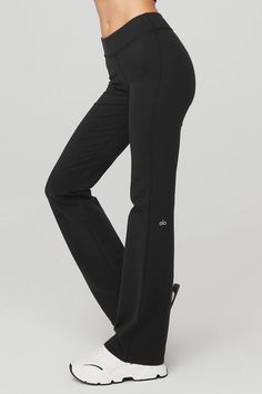 Airbrush Low-Rise Bootcut Legging - Black | Alo Yoga Work Out Pants For Women, Bootcut Leggings Outfit, Black Flared Leggings Outfit, Alo Yoga Outfit, Bootcut Leggings, Black Flared Leggings, Low Rise Leggings, Boot Cut Leggings, Flare Legging