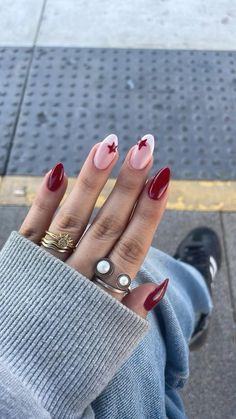 burgundy nails with french tips and stars Red Star Nails, Builder Gel Nails, Girly Acrylic Nails, Burgundy Nails, Cute Gel Nails, Soft Nails, Short Acrylic Nails Designs, French Tips