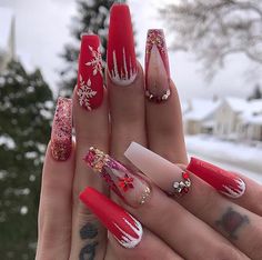 Holiday Nails Christmas, Red Christmas Nails, Winter Nails Acrylic, Cute Christmas Nails, Easy Nails, Christmas Nail Art Designs, Christmas Nails Acrylic, Winter Nail Designs, Acrylic Nails Coffin