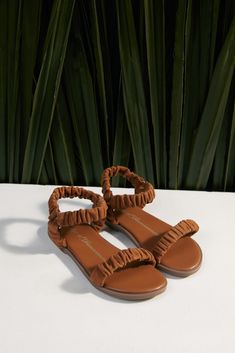 New style of Kyle sandals are lined with smooth genuine suede that makes them so soft and cozy to wear whether you're in the city or on the beach. Kyle pair is so versatile and playful. Wear them with jeans and any dresses. Velvet Shoes, Retro Shoes, Green Shoes, Holiday Looks, Soft Rubber, New Style, Soft Leather, Camel, The City