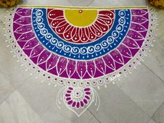 Sumas Rangoli Semicircle Rangoli, Semicircle Rangoli Designs, Easy Rangoli Designs Diwali, Rangoli Border, Simple Rangoli Border Designs, Rangoli Patterns, Rangoli Borders, Rangoli Designs Flower, Rangoli Border Designs