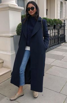 Coat Outfits For Women, Winter Coat Trends, Moda Over 40, Long Wool Coat Women, Navy Winter Coat