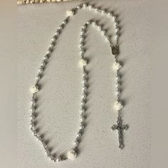 Beautiful Faux Pearl Rosary 22.5” Long Cute Rosary, Rosary Ideas, Silver Rosary, Pearl Rosary, Magical Jewelry, Small Business Ideas, Spring Wedding, Business Ideas, Rosary