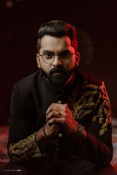 Groom Portraits with an Edge: Breaking the Mold with Innovative Poses!! Men Portrait Poses Indoor, Groom Getting Ready Poses, Indian Groom Photography Poses, Groom Portraits Indian, Groom Poses Indian Wedding, Groom Poses Indian, Groom Single Poses