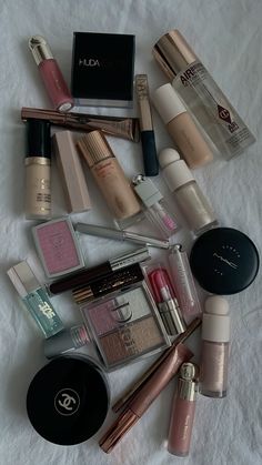 Makeup Collection Goals, Makeup Is Life, Makeup Obsession, Luxury Makeup, Makeup Items, Makeup Pictures, Aesthetic Beauty, Makati