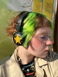 Hair Spikes Punk, Green Mullet, Racoon Tail Hair, Gemini Hair, Poses References, Hair Inspiration Color, Mood Board Fashion, Hair Color Trends, Green Hair