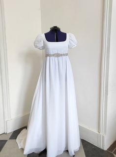 Simple Regency Dress, Regency Dress White, Regency Empire Waist Dress For Debutante Ball, Regency Style Empire Waist Dress For Debutante Ball, Vintage White Chiffon Dress, Regency Style White Wedding Dress, White Chiffon Dress With Fitted Bodice, Regency Style White Dress For Debutante Ball, White Regency Style Formal Gown