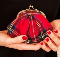 coffeepearlsandpoetry Plaid Bag, Clasp Bag, Tartan Fashion, Plaid Purse, Tartan Christmas, Spare Change, Red Tartan, Scottish Tartans, Plaid Fashion