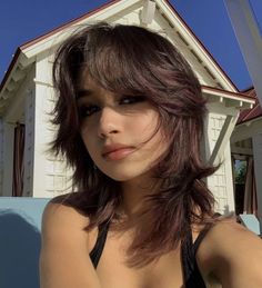 Wolf Haircut On Short Hair, Short Super Layered Hair, Brown Wolfcut With Highlights, Short Poofy Hair With Bangs, Wispy Bangs Medium Hair Choppy Layers, Wolf Haircut Short With Bangs, Short Layered Hair Wavy, 90s Wolf Cut Hair, Mid Length Choppy Hair