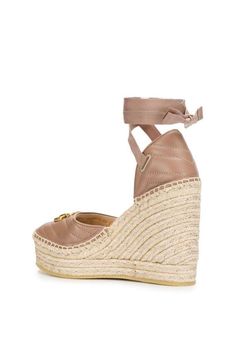 The Gucci collection is the pinnacle of Italian craftsmanship and attention to detail as seen in these dusty pink Leather platform espadrilles. Featuring an almond toe, a branded insole, a high wedge heel, a grosgrain lace-up closure and a gold-tone double G logo on the front.Lining: Leather 100%, Jute 100%Sole: Rubber 100%Outer: Leather 100% High Wedges, Platform Espadrilles, Wedge Espadrille, Pink Leather, Dusty Pink, Wedge Heels, Espadrilles, Wedges, Lace Up