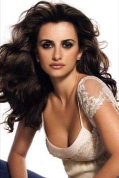 Romantic Ethereal Gamine Penelope Cruz Penelope Cruz Movies, Spanish Woman, Olivia De Havilland, Spanish Actress, Ricky Martin, Orlando Bloom, Actrices Hollywood, Beautiful Muslim Women, Penelope Cruz