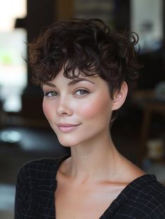 Curly Pixie Haircuts – Stylish, Versatile, and Trendy Versatile Haircut, Diy Curls, Fancy Hair, Summer Haircuts, Bob Haircuts For Women, Long Bob Hairstyles, Pixie Haircuts