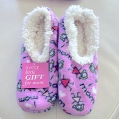 Fun Slippers Perfect Gift For Moms, Mother’s Day, Birthday, States “I Mom” Super Soft And Cozy! “They Keep Your Feet Warm But Not Hot. Snoozies Have A Skid Free Bottom To Keep Me Safe Of Hard Surfaces, Stairways And Even Trips Outdoors. They Are Much More Affordable And Offer More Personality.” Purple Winter Slippers With Round Toe, Fun Pink Indoor Slippers, Purple Round Toe Winter Slippers, Pink Super Soft Comfortable Slippers, Comfortable Super Soft Pink Slippers, Pink Non-slip Comfortable Slippers, Comfortable Purple Round Toe Slippers, Casual Purple Round Toe Slippers, Comfortable Pink Indoor Slippers