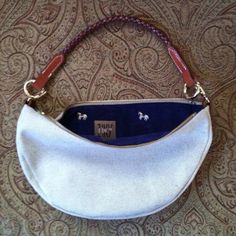 Small evening purse with removable brow band handle. This bag makes a great gift for one of your horse loving friends! 2-tone fashion cotton polyester canvas. Handmade in USA. Friends 2, Loving Friends, Evening Purse, Bag Making, Great Gifts, Purse, Tote Bag, Band, Canvas