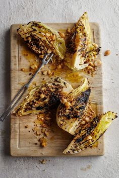 Fire up the barbie for this stunning vegetable dish. Serve the bbq cabbage as part of a dinner spread. Bbq Cabbage, Barbecue Dinner, Dinner Spread, Tomato Butter, Vegetable Dish, Food Test